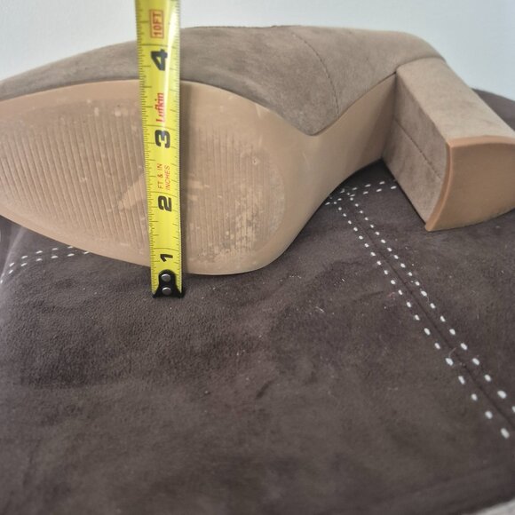 Tan Pump - Picture 8 of 9